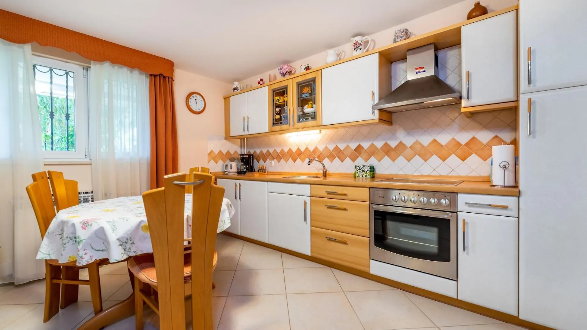 Apartments Nadica باشْكا
